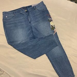Skinny ankle JPO embroidered jeans